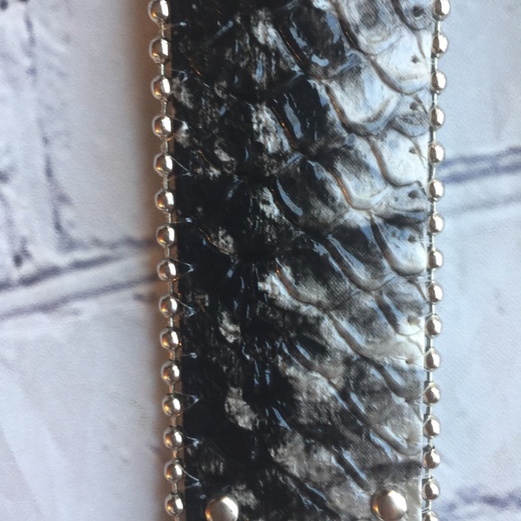 FAUX SKIN PRINT WITH RHINESTONES GREY BELT - Picture 4 of 13